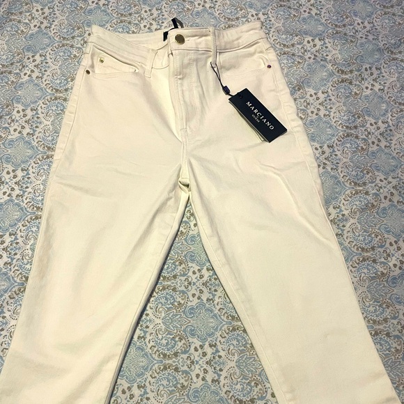 Guess W jeans. - Picture 2 of 2